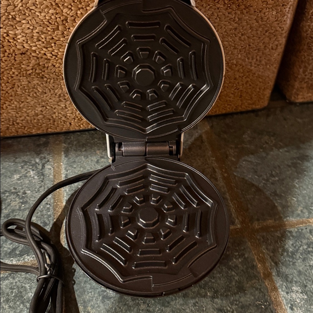 Dash spiderweb Mini Wafflemaker - Picture 4 of 8